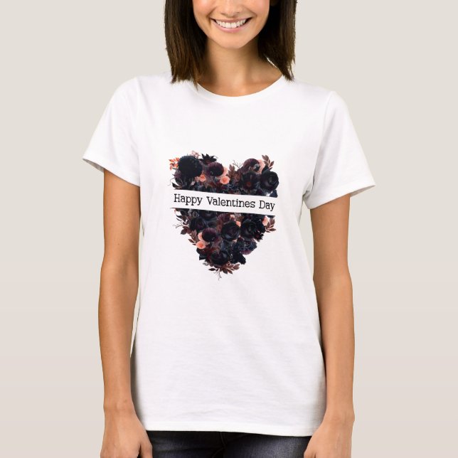 T-shirt Coeur gothique fait de fleurs noires. Un romantism (Devant)