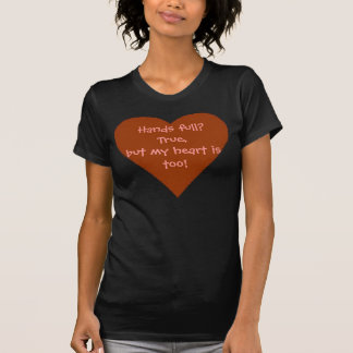T-shirt coeur, mains complètement ? Vrai, mais mon coeur