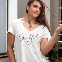 Coeur reconnaissant | Votre Nom Script Enk V-Neck