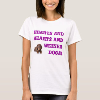 T-shirt Coeurs et coeurs et chiens de weiner