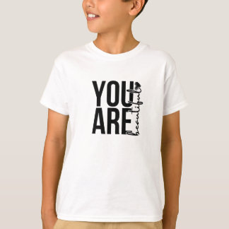 T-shirt Conception de typographie « Belle » minimaliste –