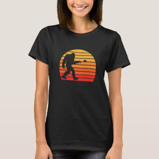 T-shirt Cornhole King Sasquatch Hitting Holes With Bean Ba