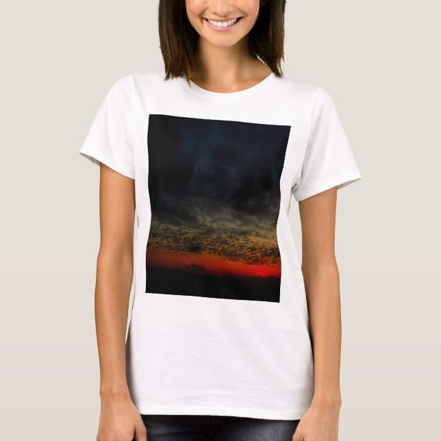 T-shirt Coucher de soleil avant la tempête (Devant)