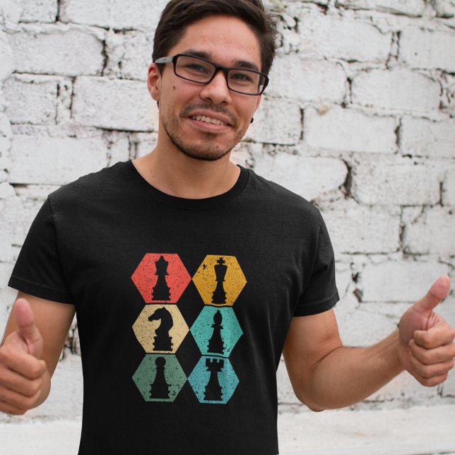 T-shirt Coucher de soleil classique pour pièces d'échecs V (Classic Vintage Chess Pieces Sunset T-Shirt)