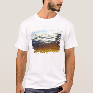 T-shirt Coucher du soleil déprimé bleu jaune avec des
