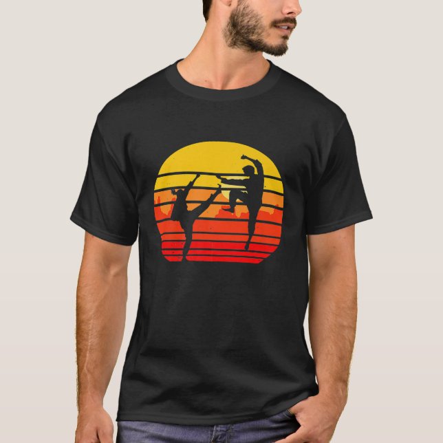 T-shirt Couple de guerriers de combat d'arts martiaux rétr (Devant)