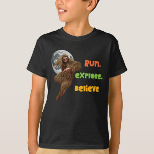 T-shirt Course aventure Sasquatch croyez en la conception