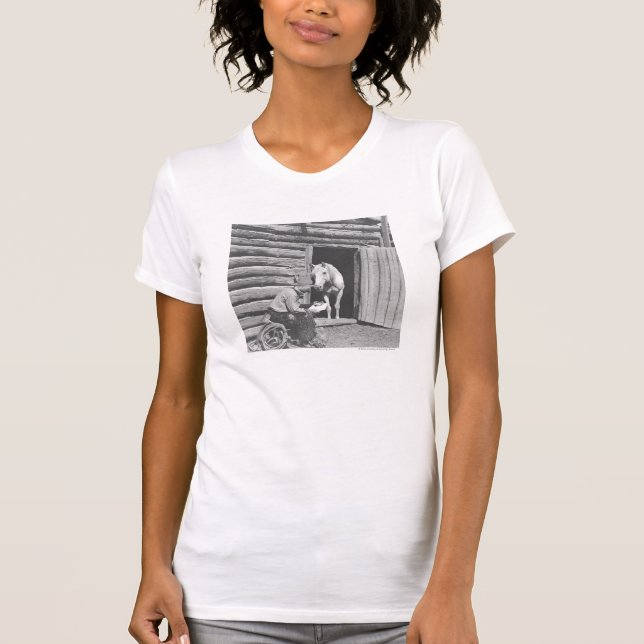 T-shirt Cowboy lisant une lettre avec un cheval (Devant)