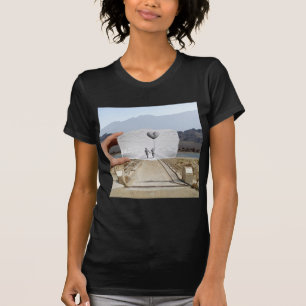 T-shirt Crayon contre l'appareil-photo - amants