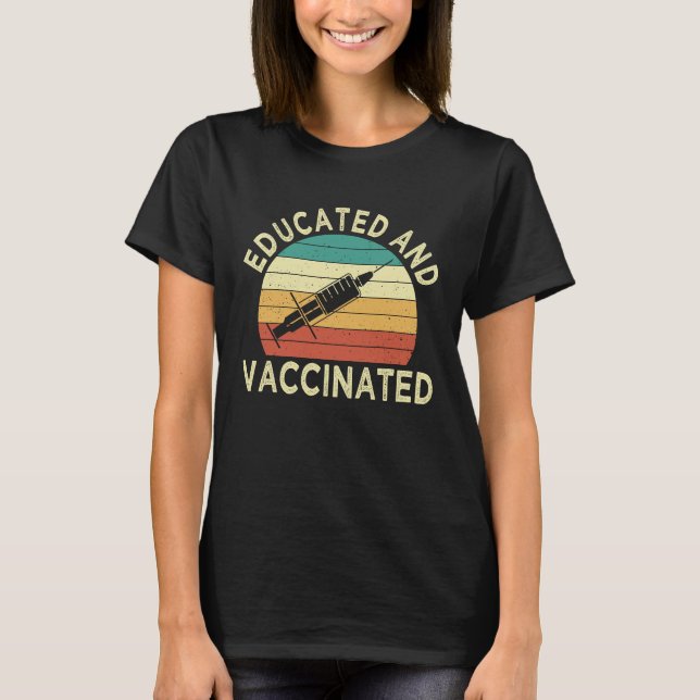 T-shirt Created and vaccinated fun pro vaccination (Devant)