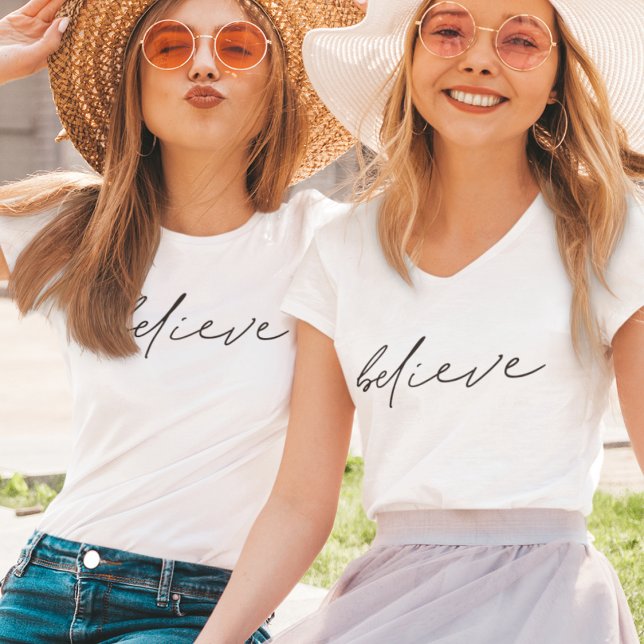 T-shirt Croire la typographie manuscrite de script (Créateur téléchargé)