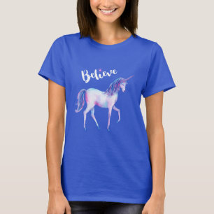T-shirt Croyez avec Unicorn dans les aquarelles pastel