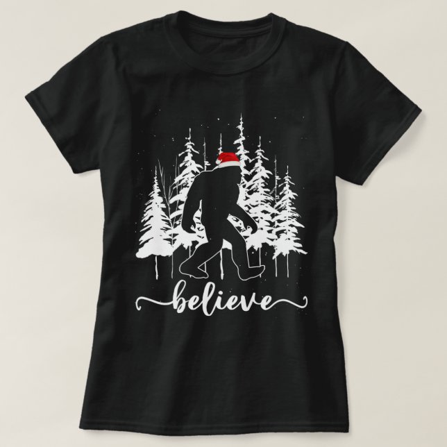 T-shirt Croyez Bigfoot Light Père Noël Squatch Arbre de No (Design devant)
