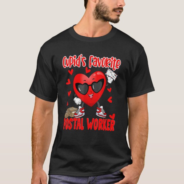T-shirt Cupid's Favorite Postal Worker Dabbing Heart Posta (Devant)