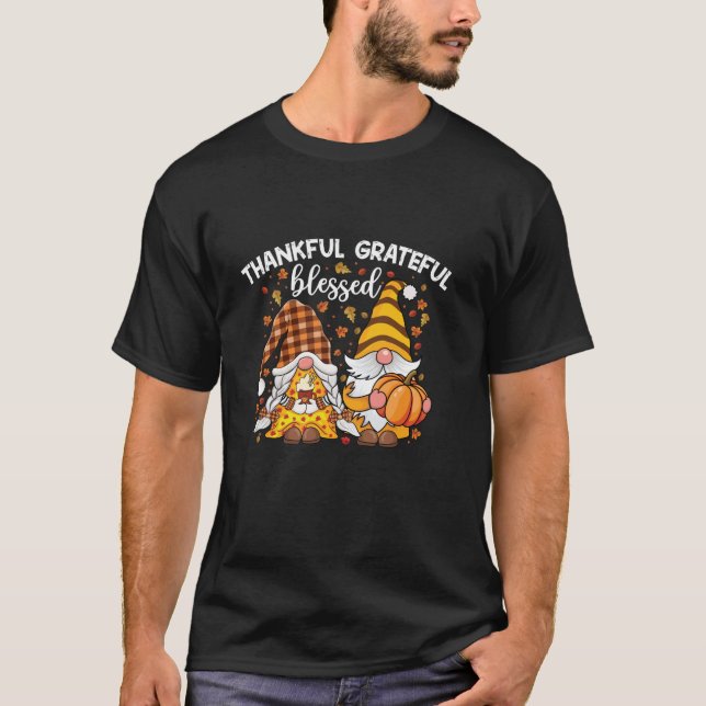 T-shirt Cute gnomes couple with pumpkin spice Fall Yall au (Devant)