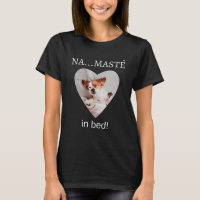 Cute Jack Russell Terrier Namaste dans le Coeur du
