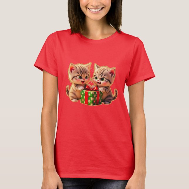 T-shirt **Cute Kittens Fighting Over a Gift – Funny Christ (Devant)