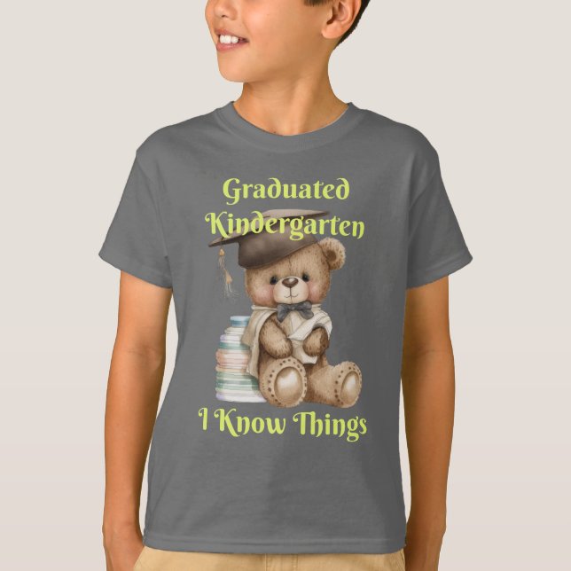 T-shirt Cute Teddy Bear Kindergarten Grad Knows Things (Devant)