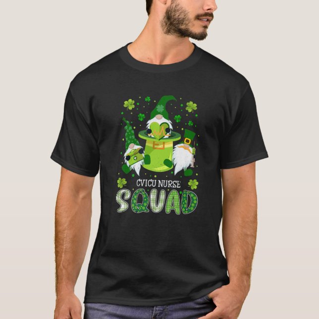 T-shirt CVICU Nurse Squad Nursing St Patrick Day Gnomes Ir (Devant)