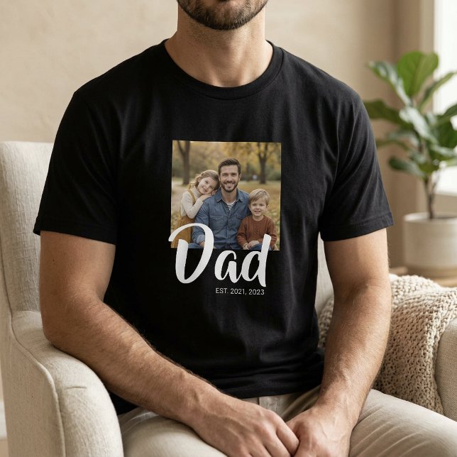 T-shirt Dad Established Script Photo (Dad Established Script Photo T-Shirt)