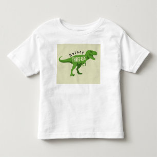T-shirt d'anniversaire de trois-rex avec un nom qu