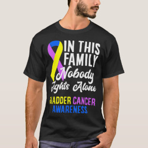 T-shirt Dans Cette Famille Personne ne combat seul le canc