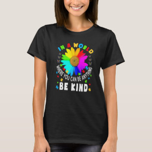 T-shirt Dans Un Monde Où L'On Peut Tout Être Comme L'Autis
