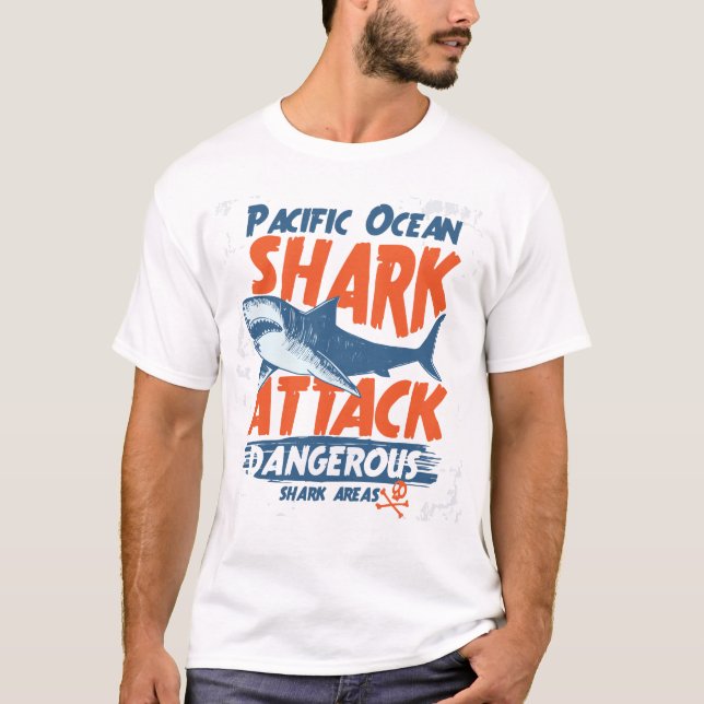 T-shirt d'attaque de requin de l'océan pacifique (Devant)