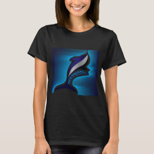 T-shirt Dauphin nageant à travers les vagues de la mer