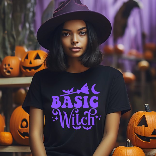 T-shirt de base pour l'Halloween sorcière (Basic Witch Purple Typography Halloween T-shirt)