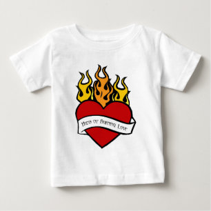 T-shirt de bébé de tatouage de coeur de Valentine