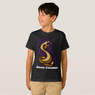 T-shirt de charmeur de serpent du jeune garçon