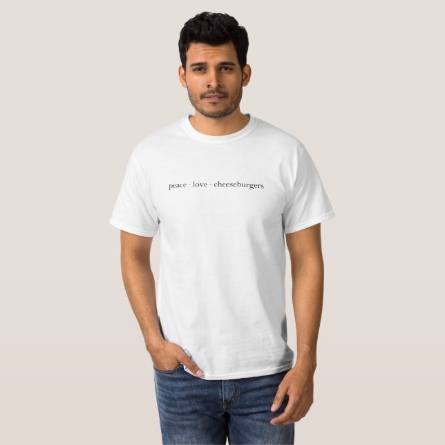 T-shirt de cheeseburgers d'amour de paix (Devant entier)