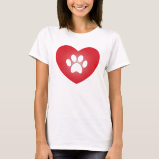 T-shirt de coeur d'empreinte de patte