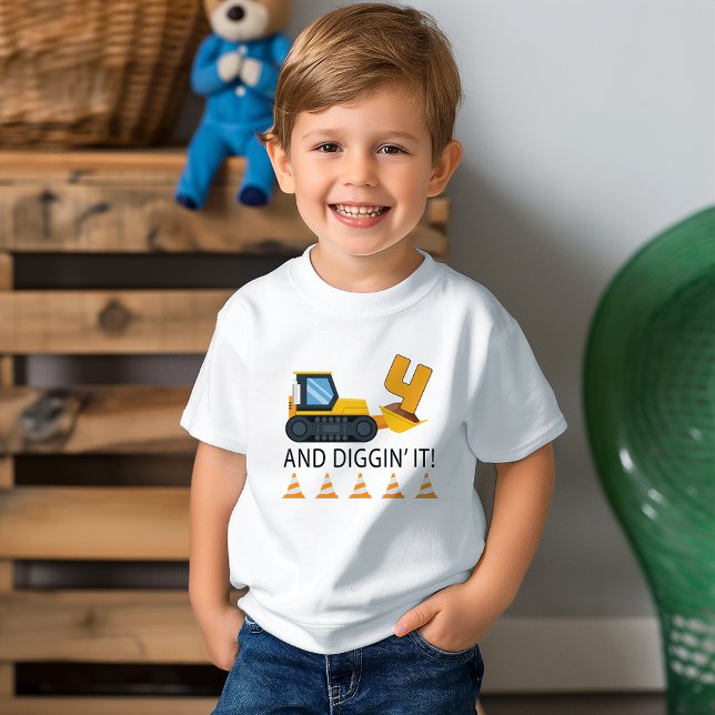 T-Shirt de construction pour 4ème anniversaire – D (Birthday Boy Tee)