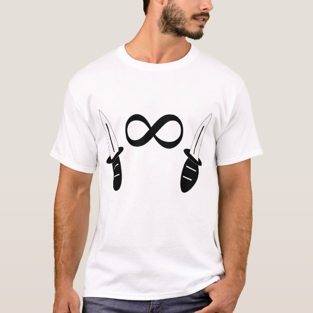 T-shirt de couteaux d'infini (Devant)