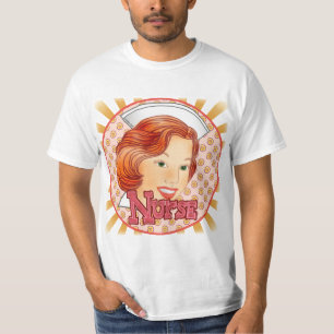 T-shirt de l'infirmière des cheveux rouges