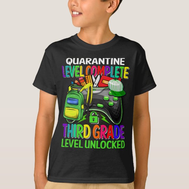 T - Shirt der dritten Stufe entsperrt (Vorderseite)