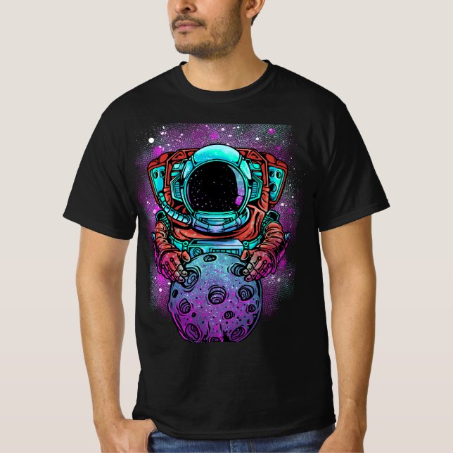 "T-Shirt der kosmischen Voyager - Astronaut & Moon T-Shirt (Vorderseite)