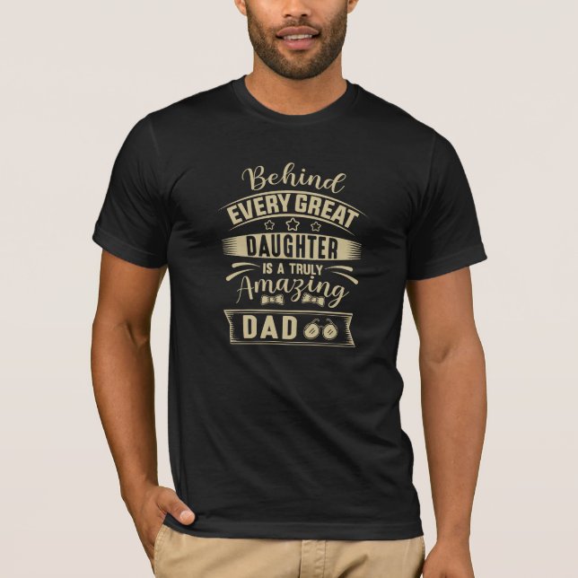 T-shirt Derrière chaque grande fille est extraordinaire pa (Devant)