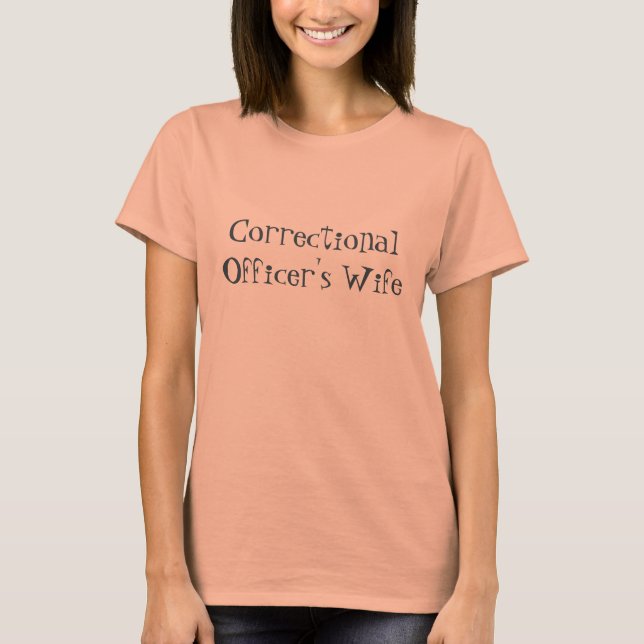 T - Shirt des Anweisungsbefugten für die Ehefrau (Vorderseite)
