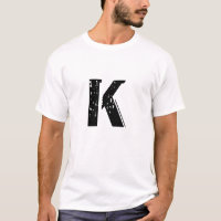 T-Shirt des Buchstaben K