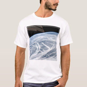 T-shirt Des Motifs Nuageux Au Sud Des Îles Aléoutiennes.