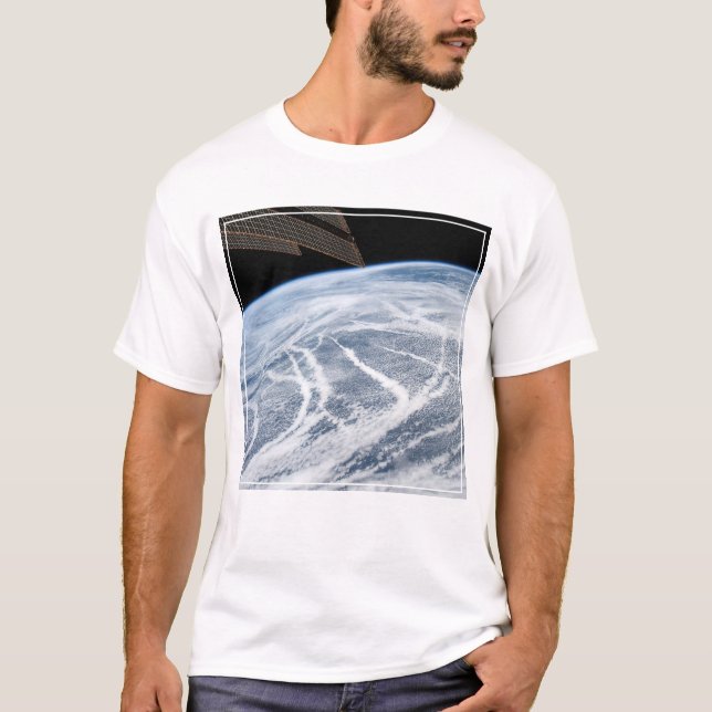 T-shirt Des Motifs Nuageux Au Sud Des Îles Aléoutiennes. (Devant)