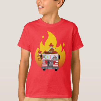T-shirt Des singes pompiers dans un camion-pompier Tee