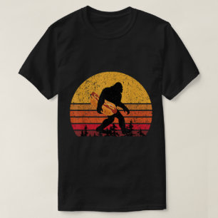 T-shirt Dessin de Bigfoot drôle portant un hot-dog