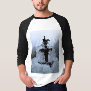 T-shirt Dessus d'une fontaine congelée