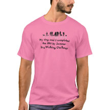 T-shirt d'été de la promenade de chien
