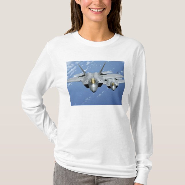 T-shirt Deux F-22 Raptors survolent l'océan Pacifique 2 (Devant)
