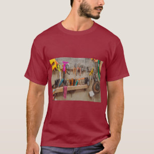 T-shirt Différents outils de travail Design – Conçu pour l